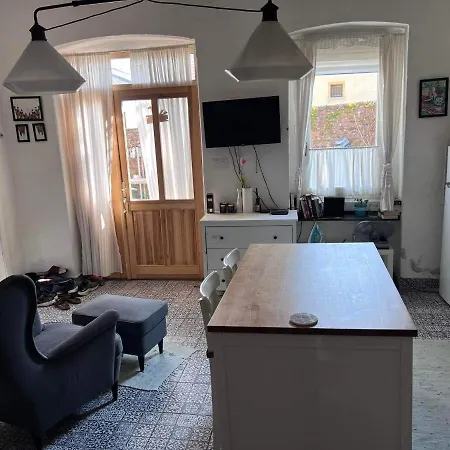 Kemencésház Apartman *