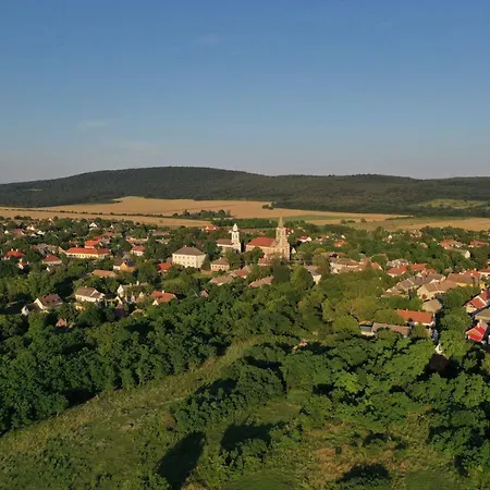 Kemencésház Apartman Kővágóörs