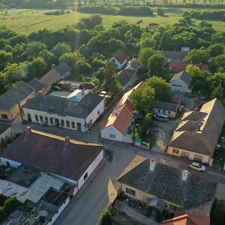 Kemencésház Apartman *